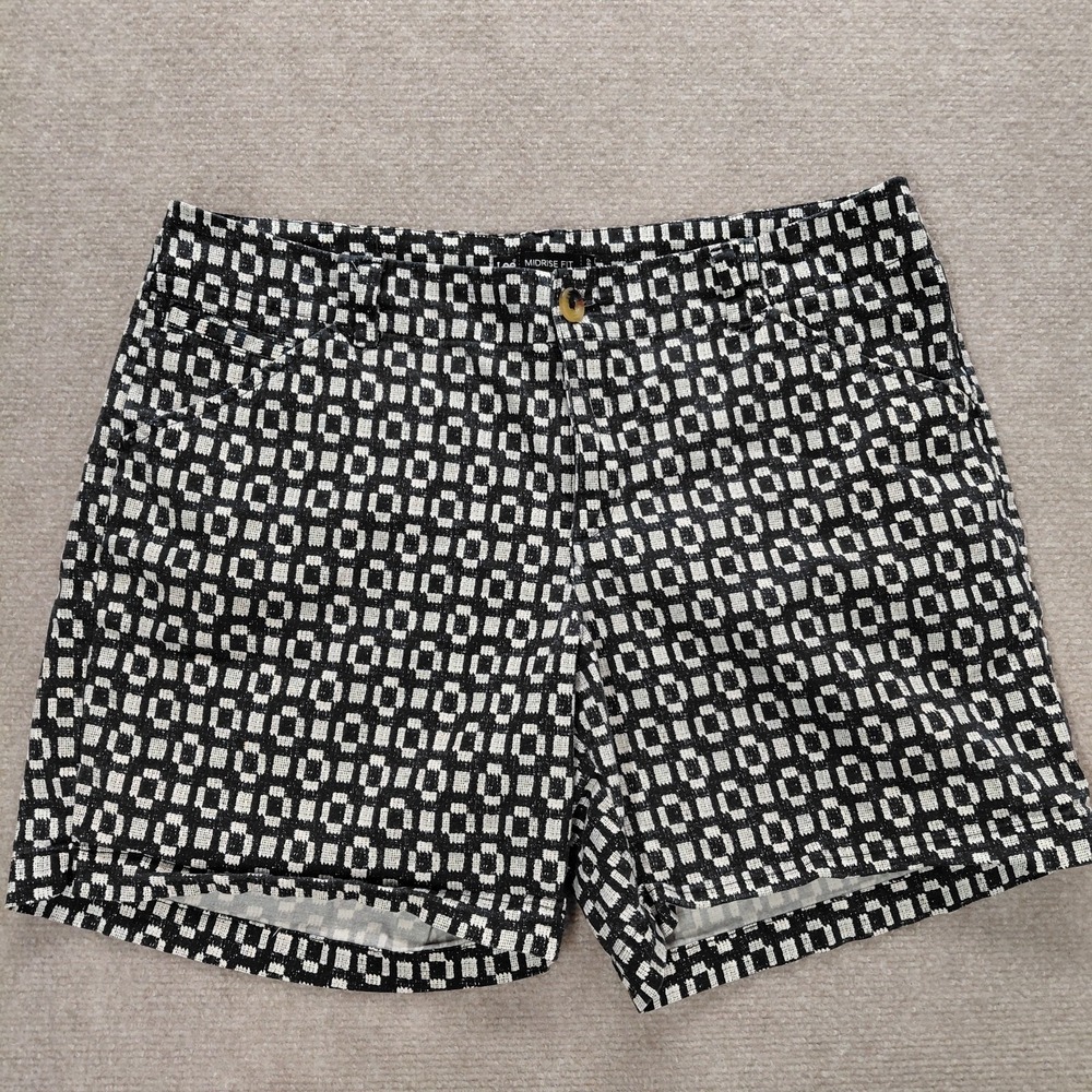 Lee Black Cream Geometric Womens Size 14 Regular Fit Mid Rise Shorts 6" Inseam